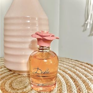 New Dolce & Gabanna perfume - lovely summer coconut scent!
